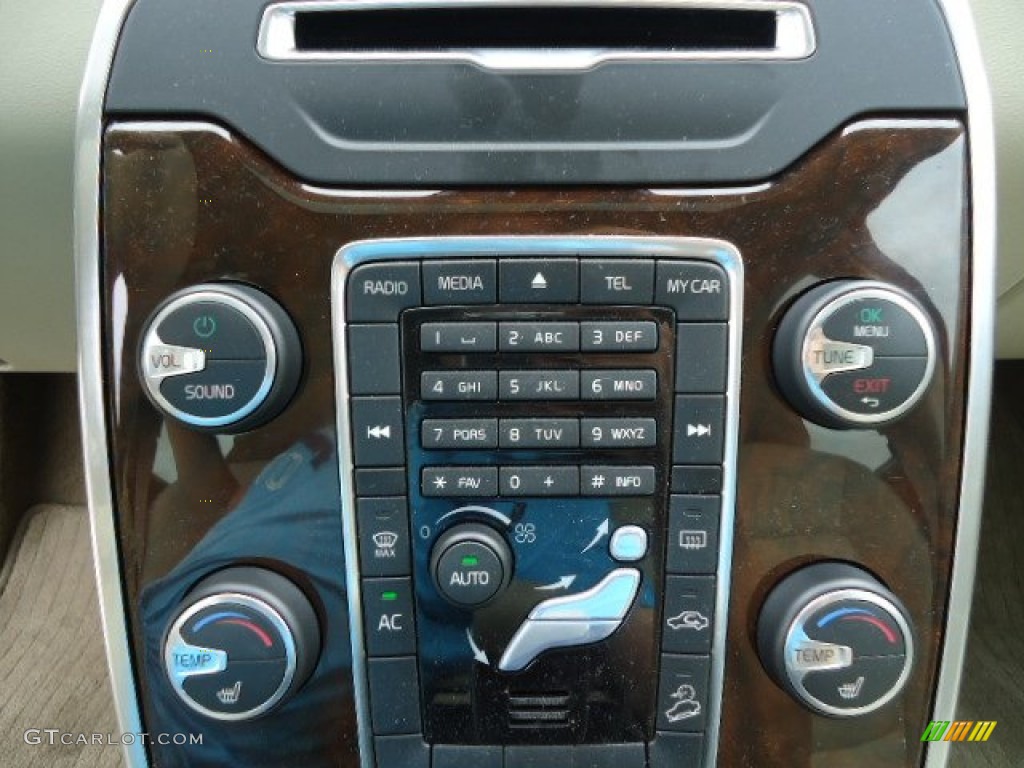 2012 Volvo XC70 3.2 AWD Controls Photo #64816256