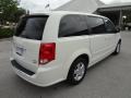 Stone White - Grand Caravan Crew Photo No. 10