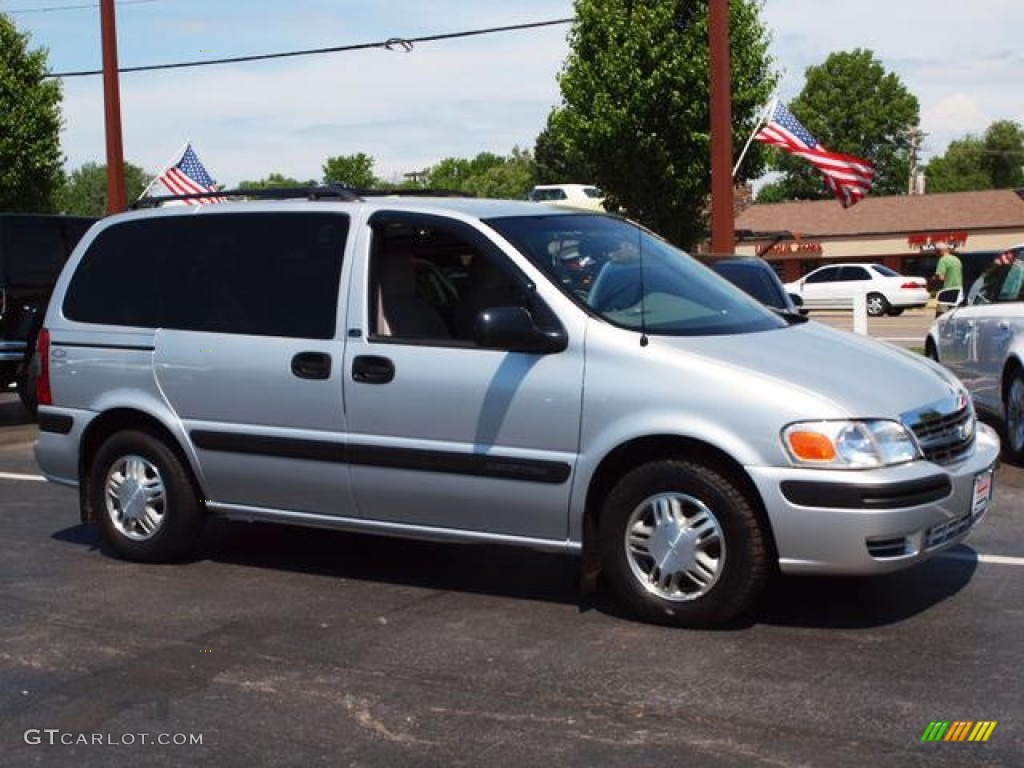 2003 Venture LS - Galaxy Silver Metallic / Medium Gray photo #2