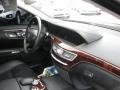 Black - S 550 Sedan Photo No. 11