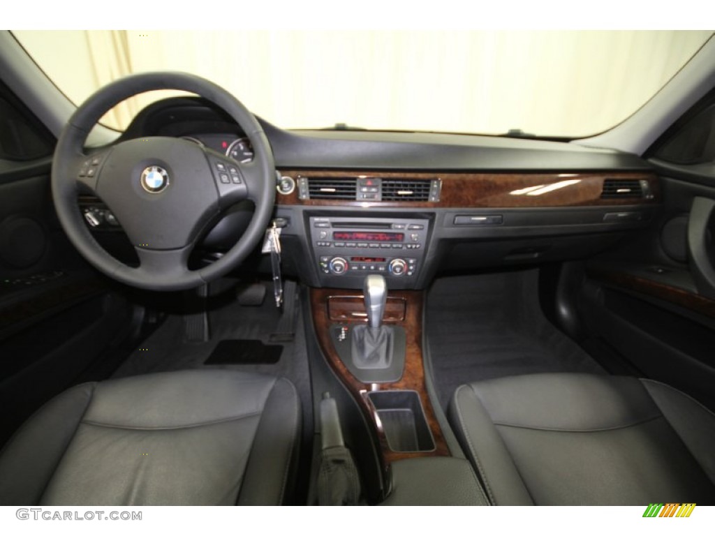 2009 3 Series 328i Sedan - Crimson Red / Black photo #4