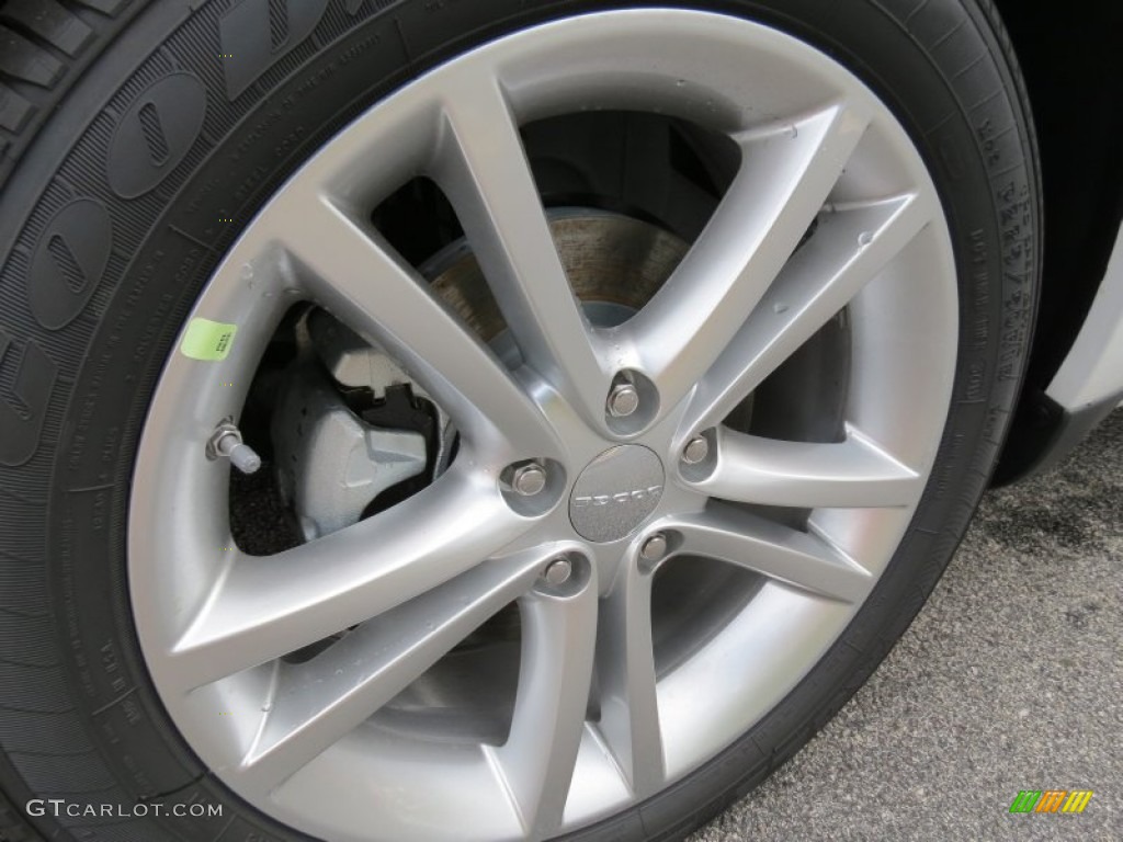 2012 Dodge Avenger SE V6 Wheel Photos
