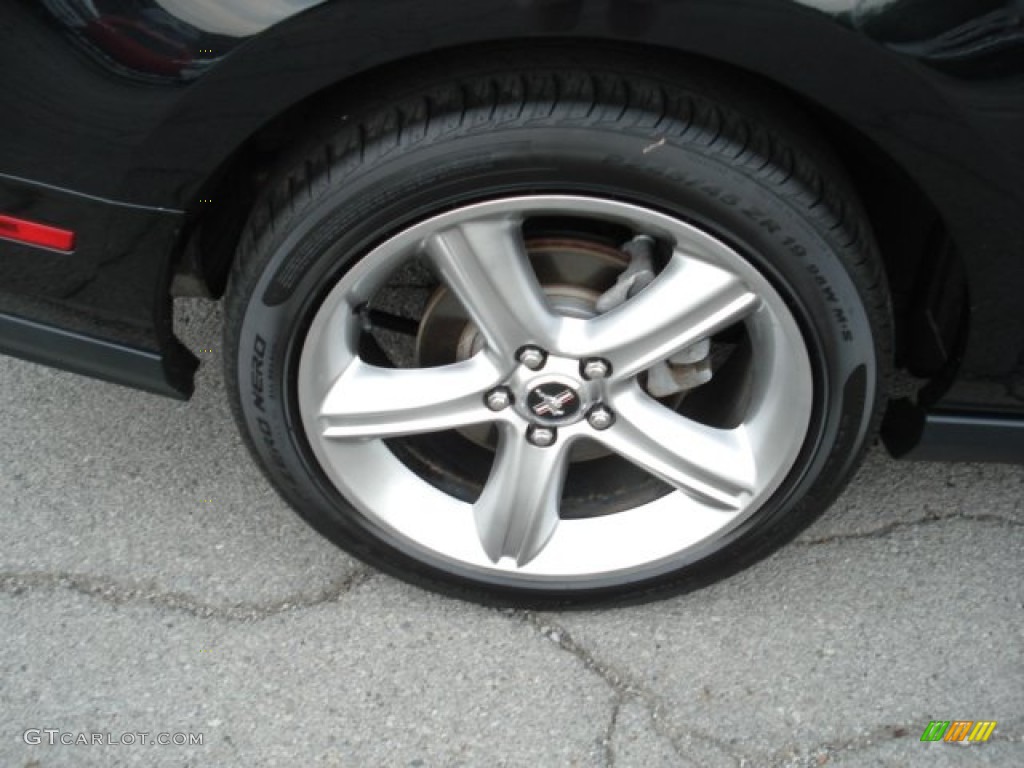 2011 Mustang GT Premium Convertible - Ebony Black / Charcoal Black photo #17