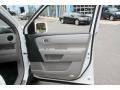 Taffeta White - Pilot Touring 4WD Photo No. 19