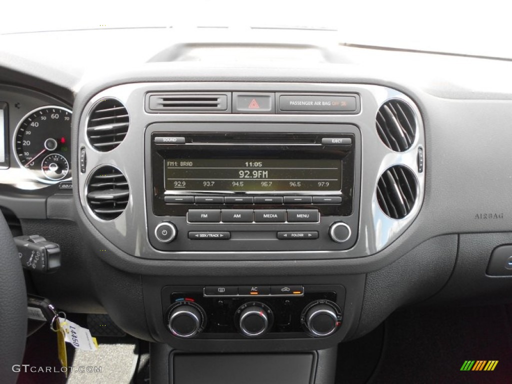 2012 Tiguan S - Deep Black Metallic / Black photo #17