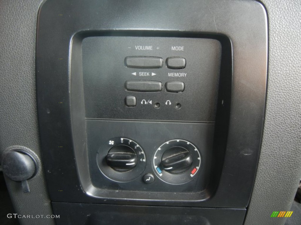 2003 Expedition XLT - Silver Birch Metallic / Flint Grey photo #10