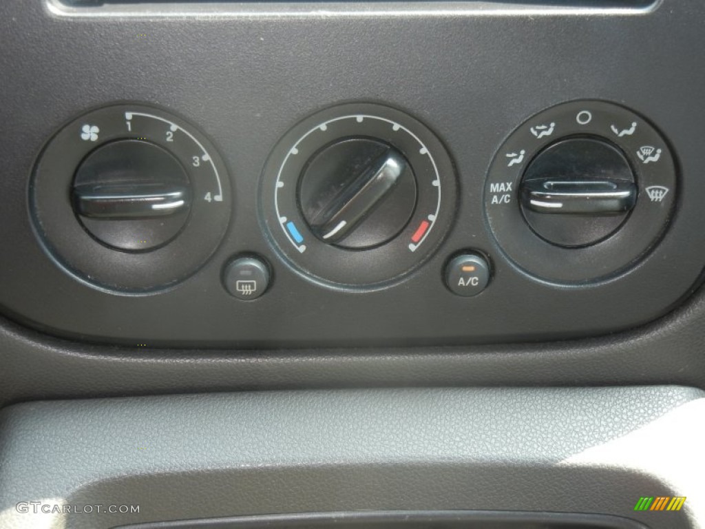 2003 Expedition XLT - Silver Birch Metallic / Flint Grey photo #22