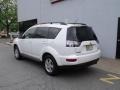 2010 Diamond White Pearl Mitsubishi Outlander ES 4WD  photo #4