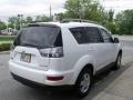 2010 Diamond White Pearl Mitsubishi Outlander ES 4WD  photo #5