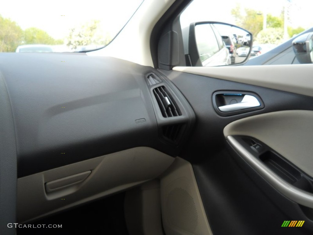 2012 Focus SEL 5-Door - Ingot Silver Metallic / Stone photo #6