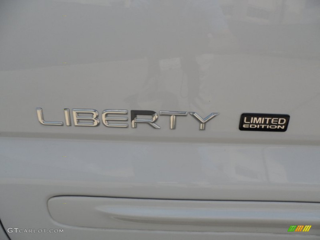 2003 Jeep Liberty Limited Marks and Logos Photos