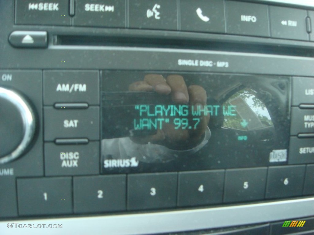 2010 Charger SXT - Stone White / Dark Slate Gray photo #16