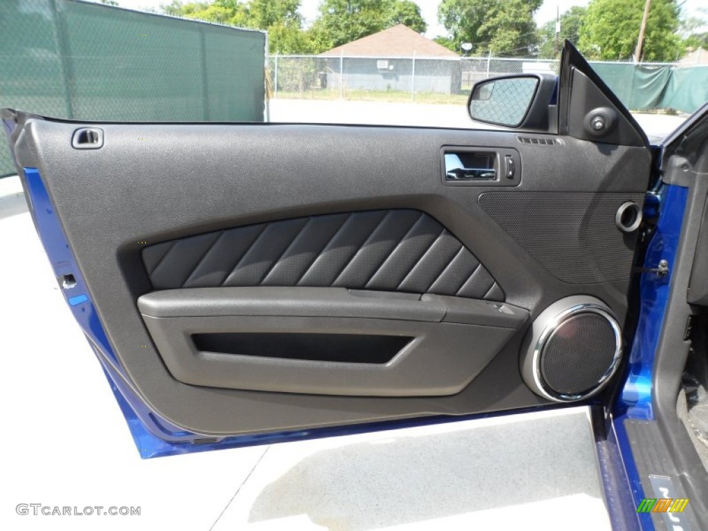 2013 Ford Mustang V6 Premium Coupe Charcoal Black Door Panel Photo #64854329