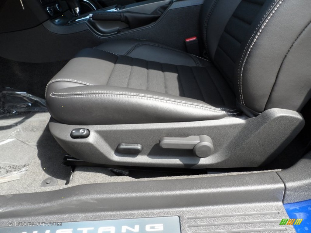 2013 Mustang V6 Premium Coupe - Deep Impact Blue Metallic / Charcoal Black photo #23