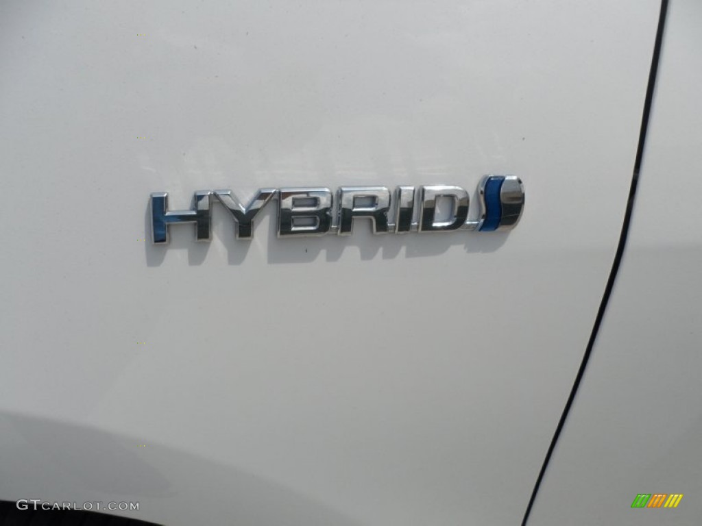 2012 Camry Hybrid XLE - Super White / Light Gray photo #12