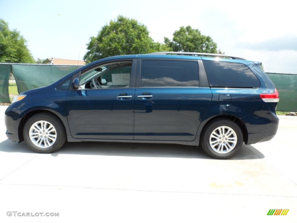 2012 Sienna XLE - South Pacific Pearl / Light Gray photo #6