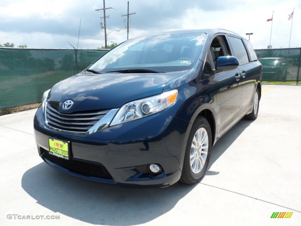 2012 Sienna XLE - South Pacific Pearl / Light Gray photo #7