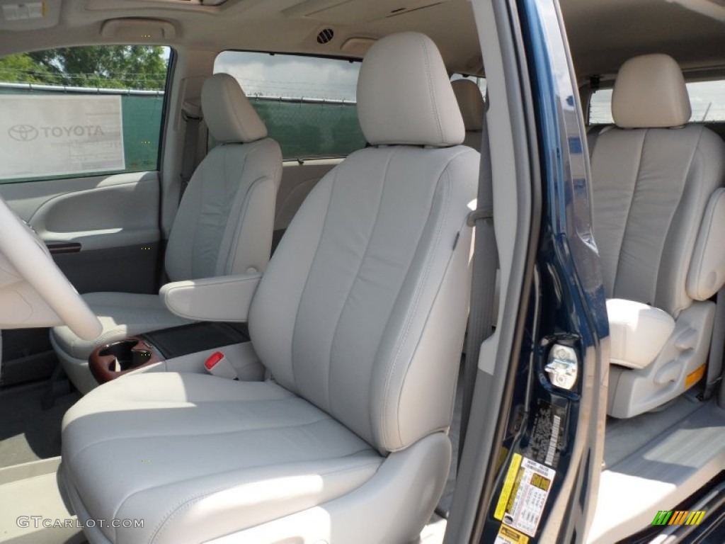 2012 Sienna XLE - South Pacific Pearl / Light Gray photo #26