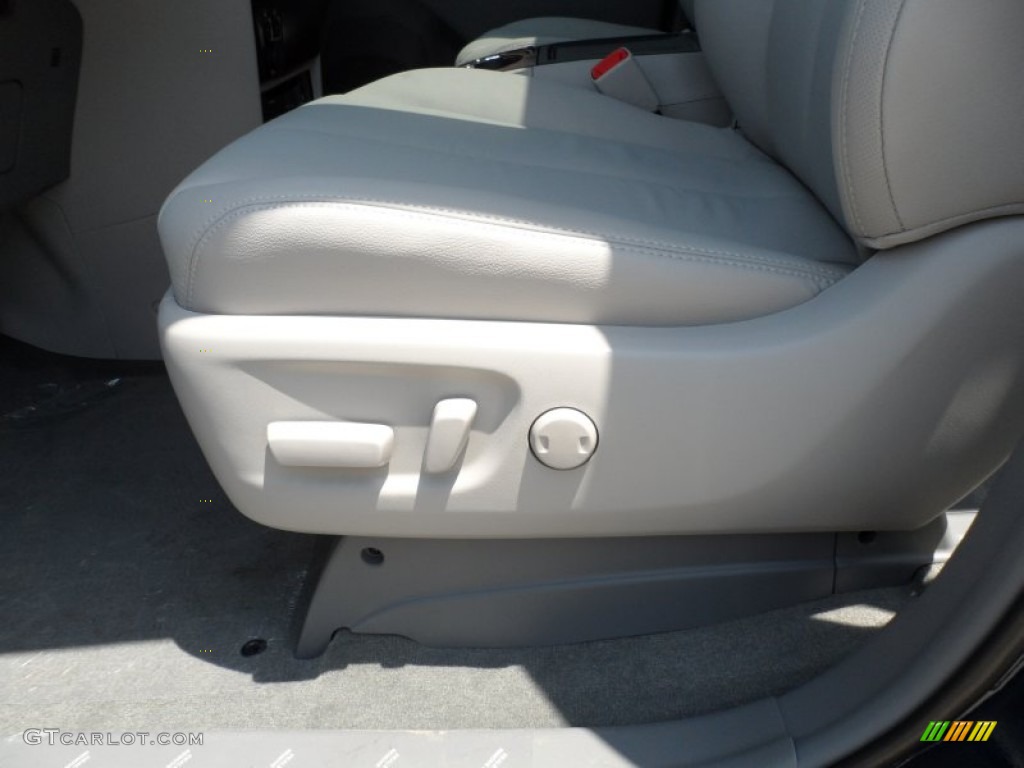 2012 Sienna XLE - South Pacific Pearl / Light Gray photo #27