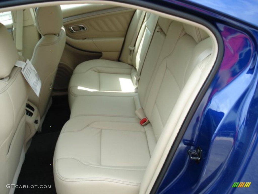 2013 Ford Taurus SEL AWD Rear Seat Photos