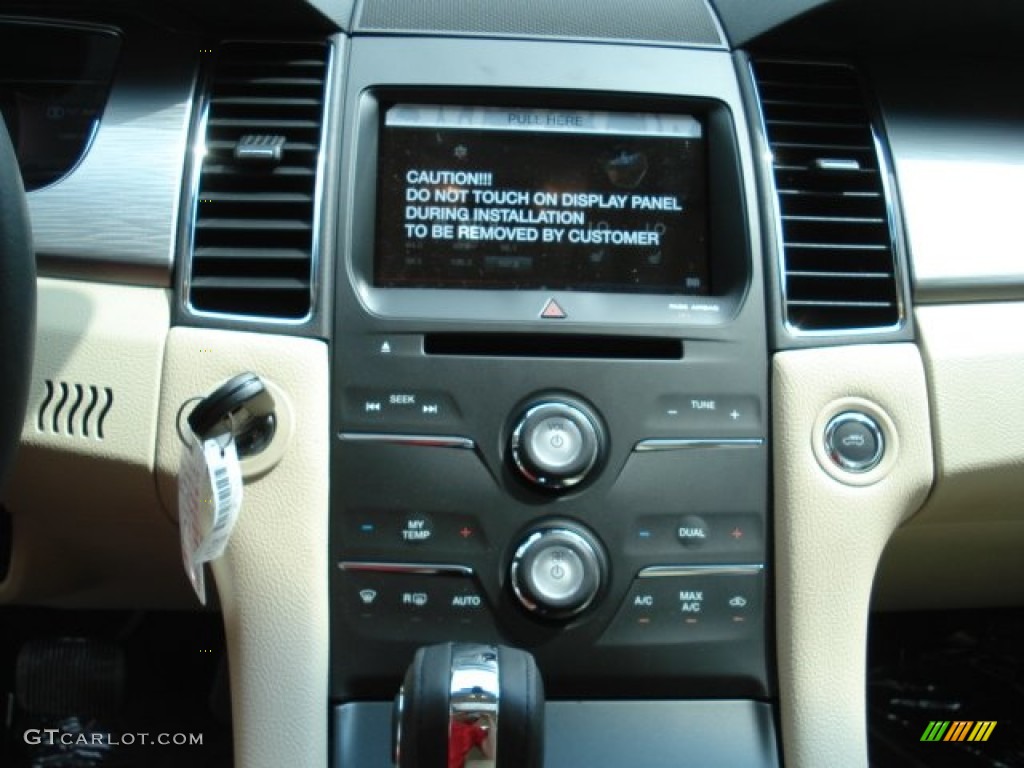 2013 Ford Taurus SEL AWD Controls Photo #64863491