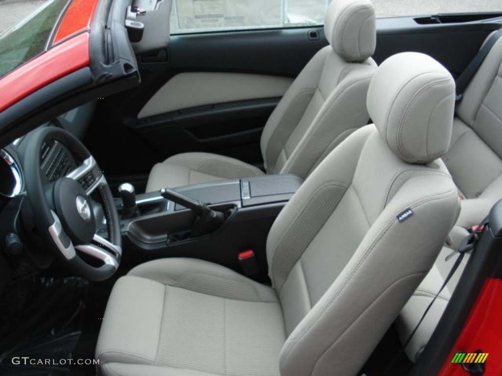 Stone Interior 2013 Ford Mustang GT Convertible Photo #64863587