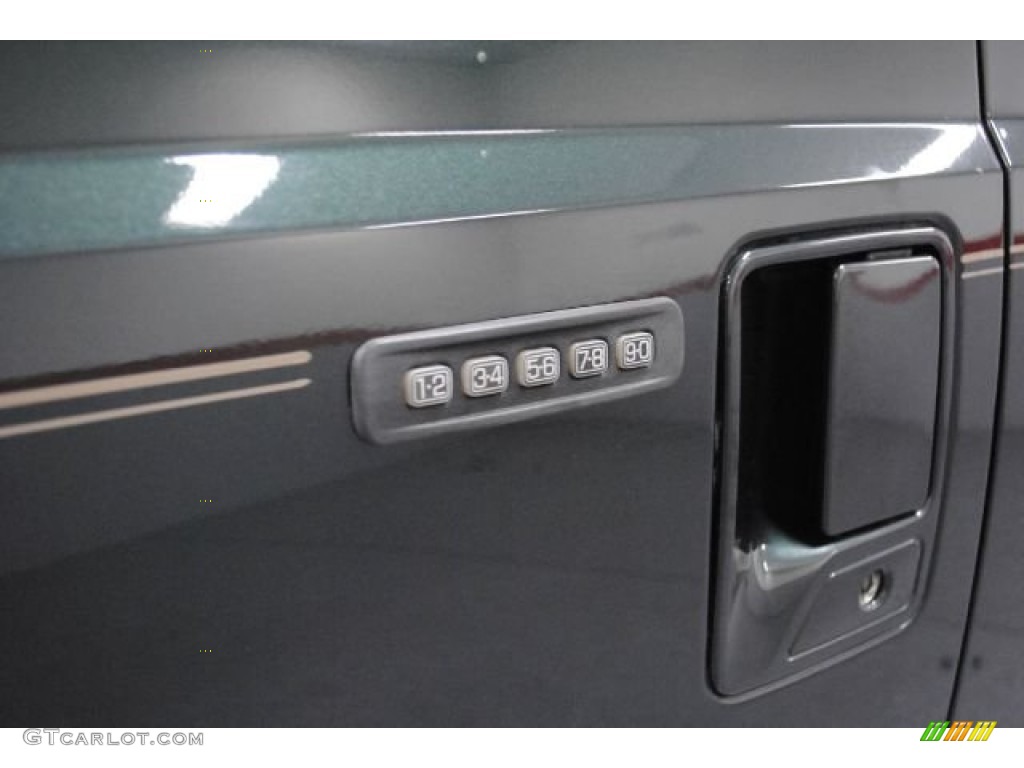 2004 Excursion Eddie Bauer 4x4 - Aspen Green Metallic / Medium Parchment photo #24