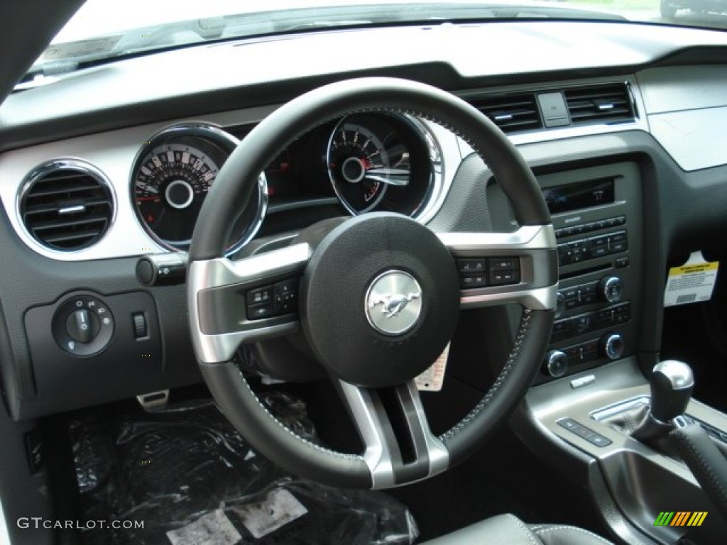2013 Ford Mustang V6 Premium Coupe Charcoal Black Steering Wheel Photo #64863842