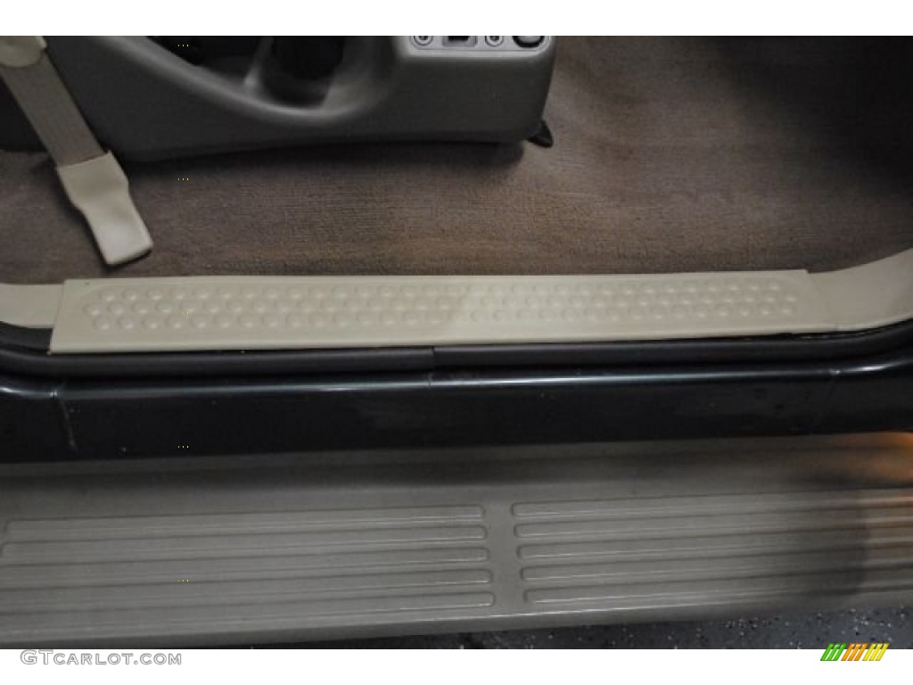 2004 Excursion Eddie Bauer 4x4 - Aspen Green Metallic / Medium Parchment photo #71