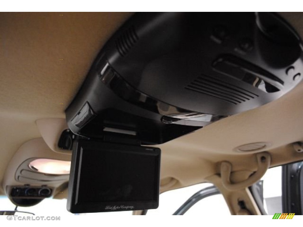 2004 Excursion Eddie Bauer 4x4 - Aspen Green Metallic / Medium Parchment photo #86