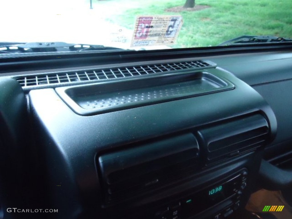 2004 Wrangler Sport 4x4 - Stone White / Dark Slate Gray photo #16
