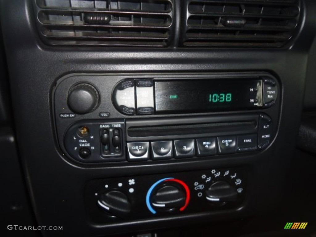 2004 Wrangler Sport 4x4 - Stone White / Dark Slate Gray photo #17