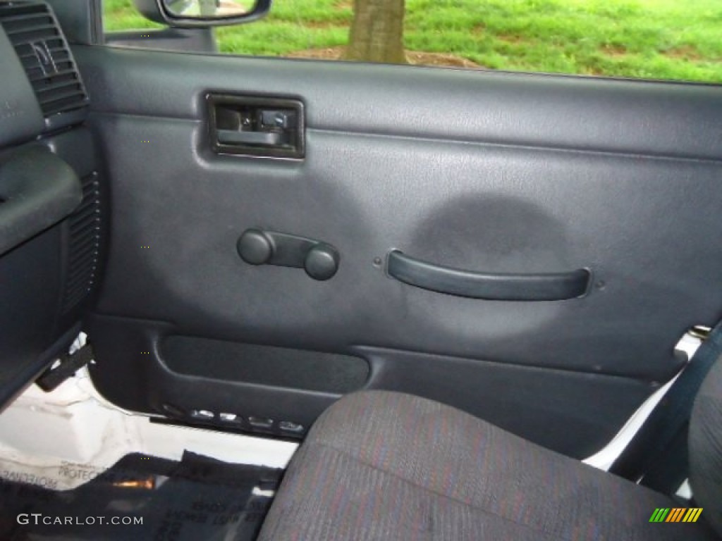 2004 Wrangler Sport 4x4 - Stone White / Dark Slate Gray photo #22
