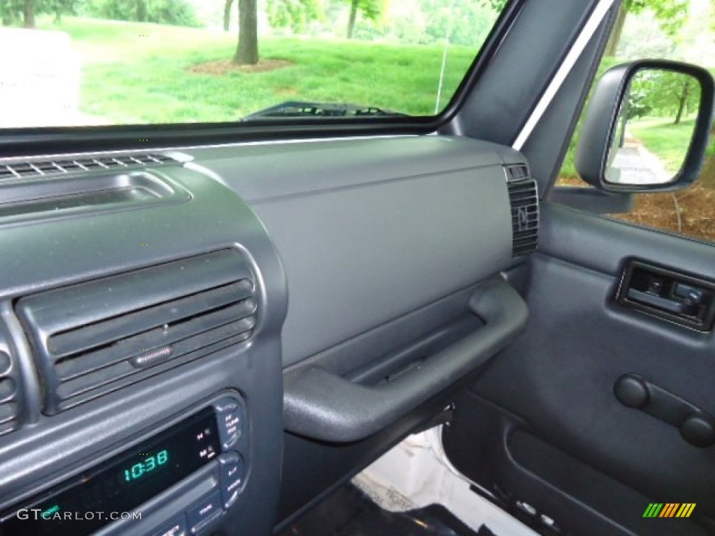 2004 Wrangler Sport 4x4 - Stone White / Dark Slate Gray photo #23