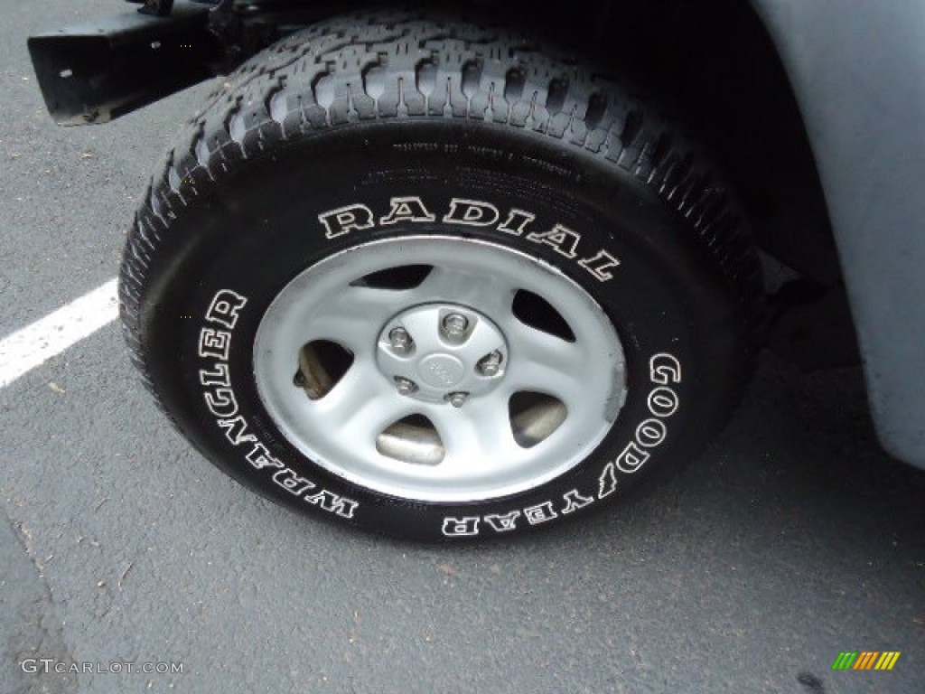 2004 Wrangler Sport 4x4 - Stone White / Dark Slate Gray photo #25