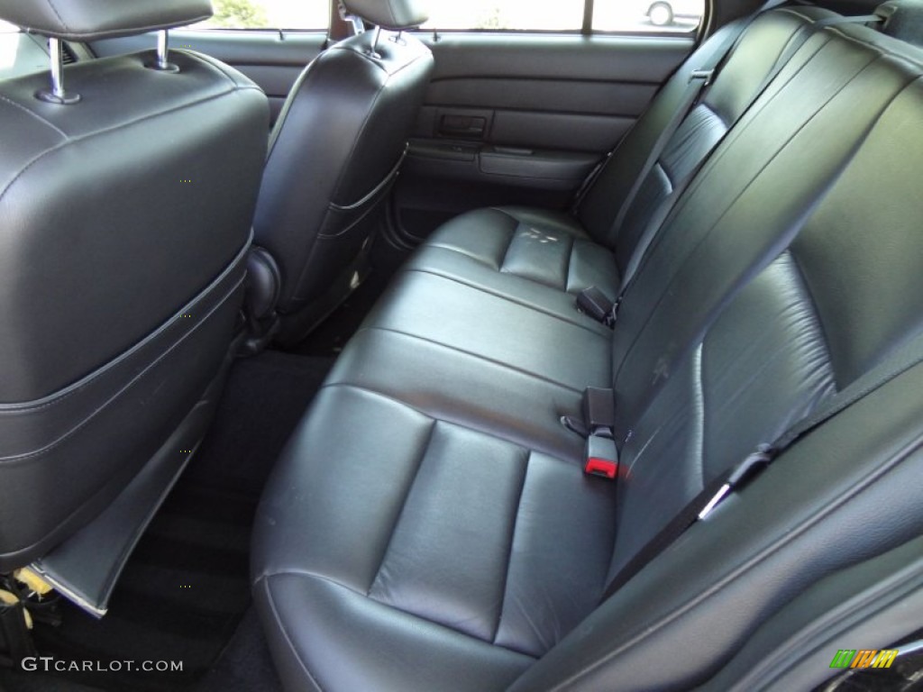 2006 Ford Crown Victoria LX Rear Seat Photo #64875625