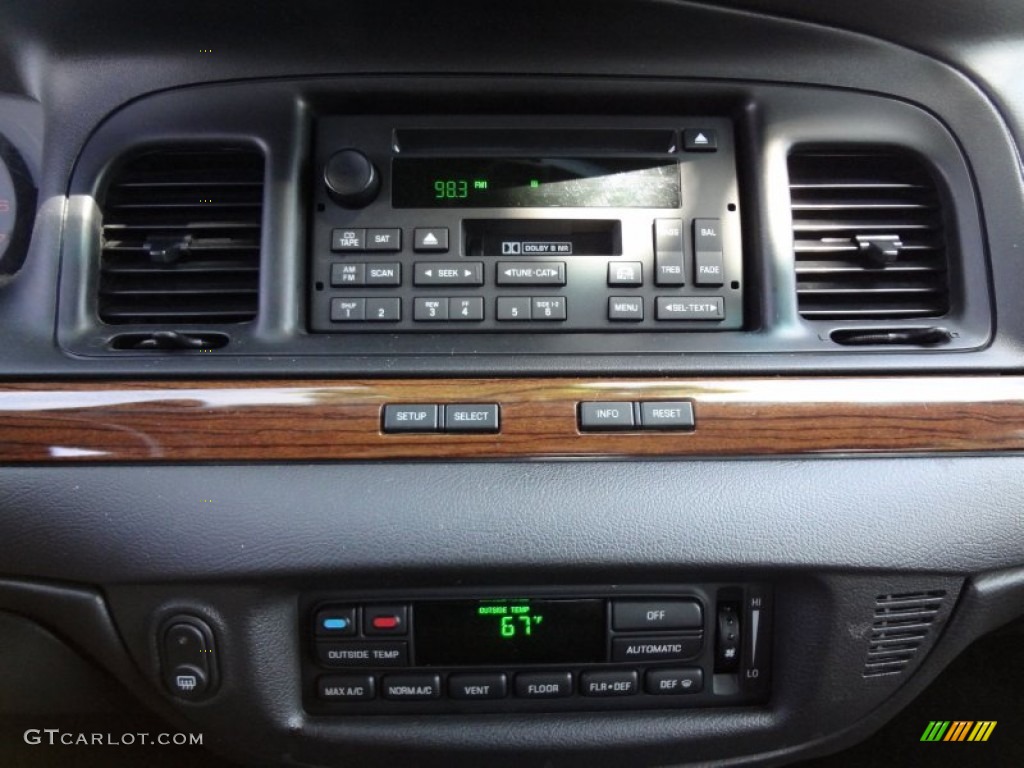 2006 Crown Victoria LX - Black / Charcoal Black photo #15