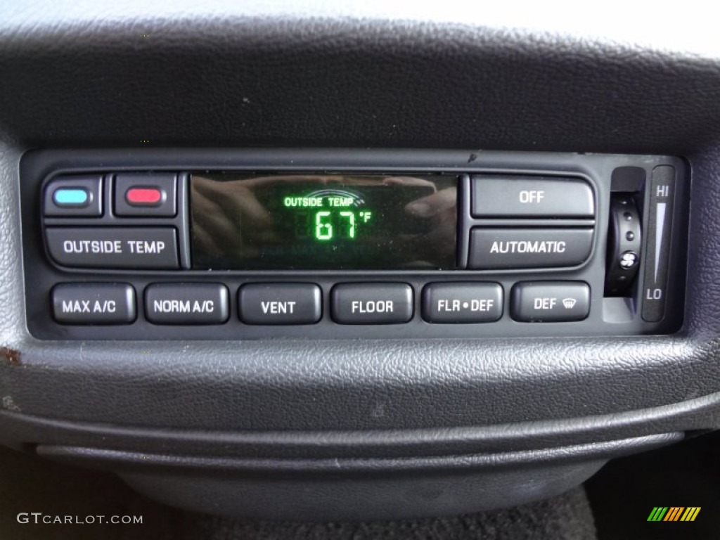 2006 Crown Victoria LX - Black / Charcoal Black photo #17