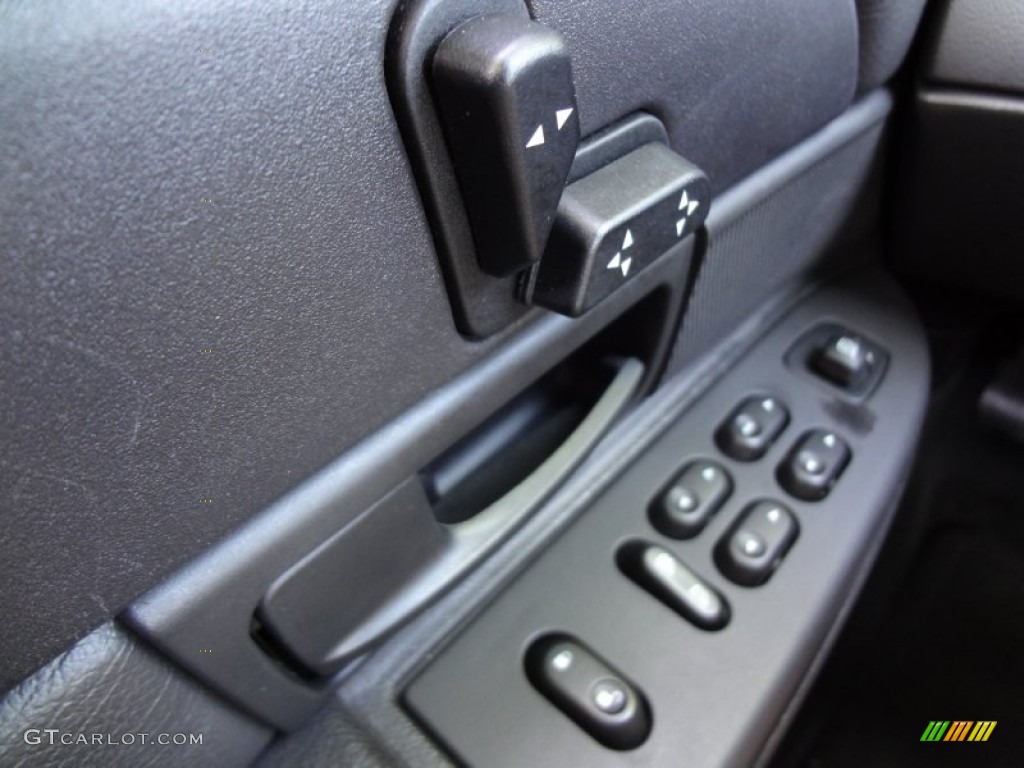 2006 Crown Victoria LX - Black / Charcoal Black photo #19