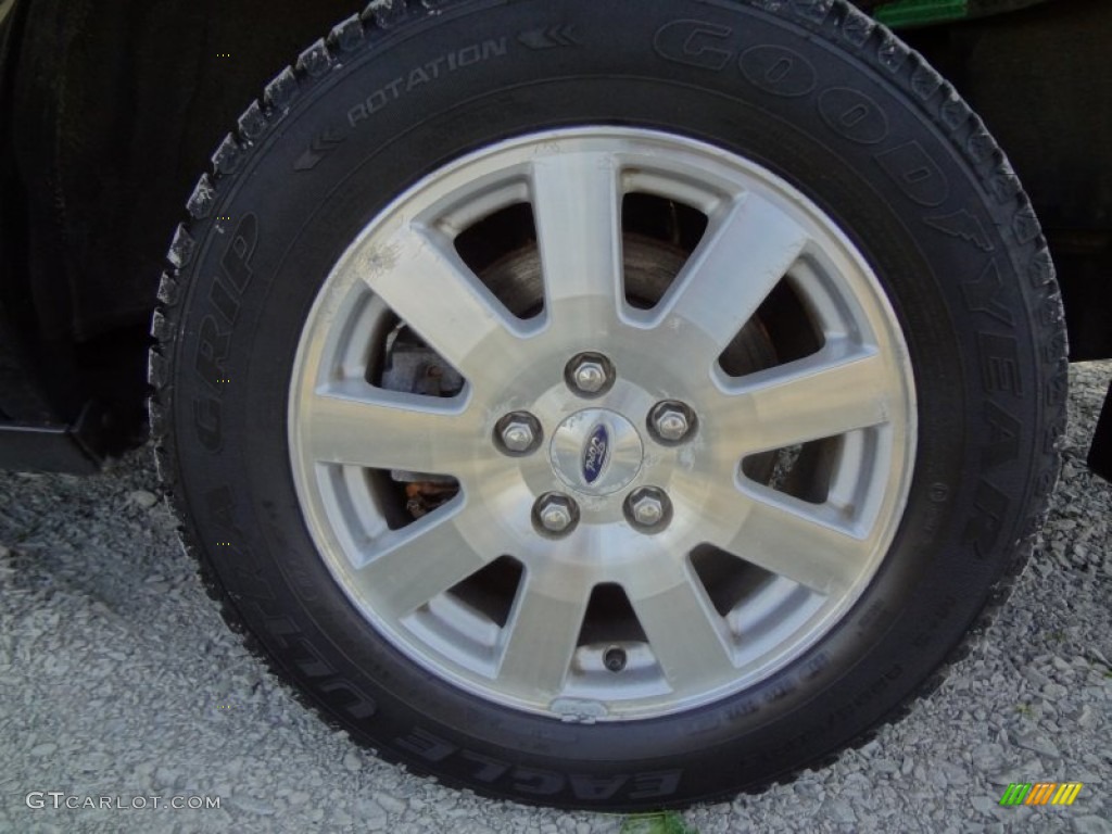 2006 Ford Crown Victoria LX Wheel Photo #64875737