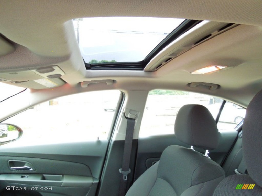 2012 Cruze LT/RS - Victory Red / Jet Black photo #15