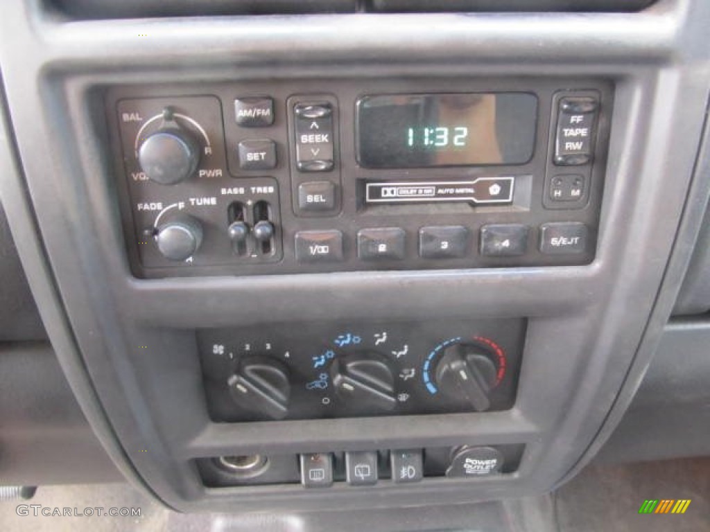 1999 Jeep Cherokee Sport 4x4 Controls Photo #64879196