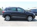Deep Black Metallic - Tiguan SE Photo No. 10