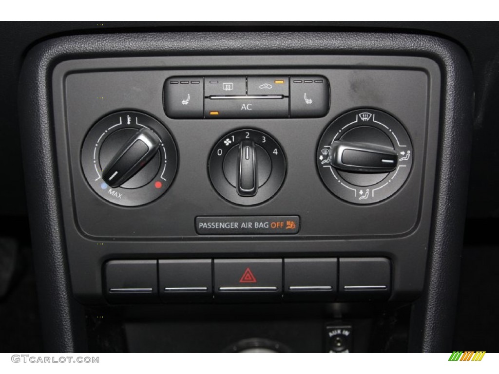 2012 Volkswagen Beetle 2.5L Controls Photo #64883072