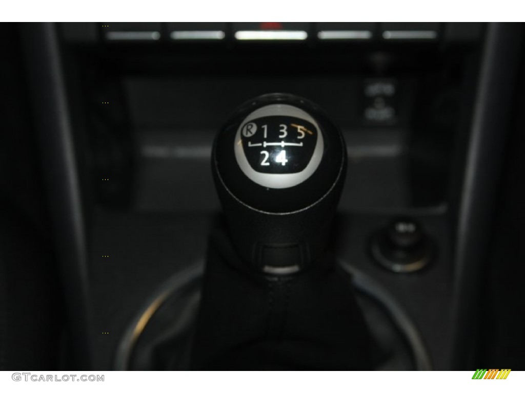 2012 Volkswagen Beetle 2.5L 5 Speed Manual Transmission Photo #64883075