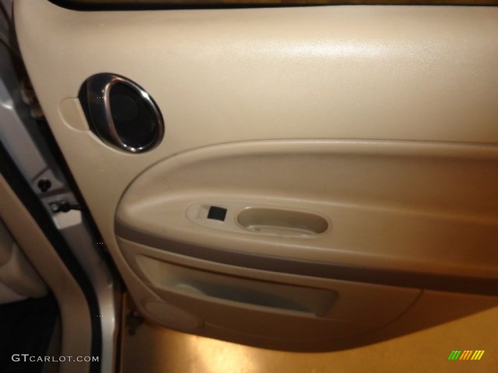 2009 HHR LS - Gold Mist Metallic / Cashmere photo #12