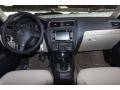 Black - Jetta SE Sedan Photo No. 16