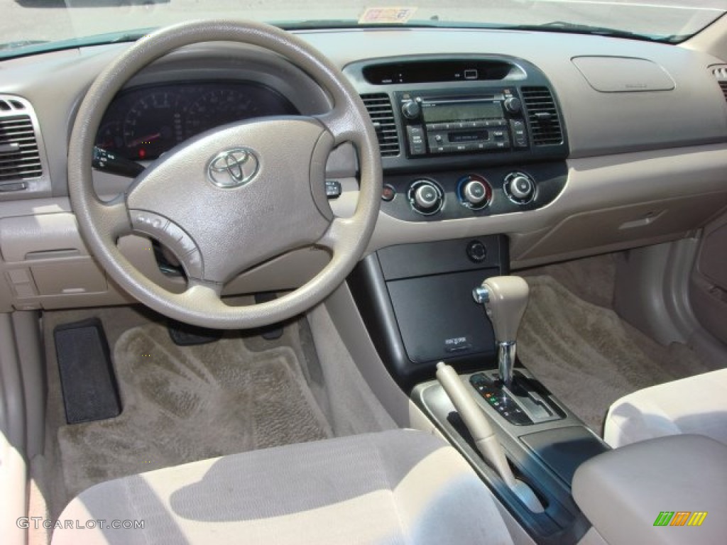 2005 Camry LE - Aspen Green Pearl / Taupe photo #11