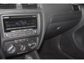 Black - Jetta SE Sedan Photo No. 12