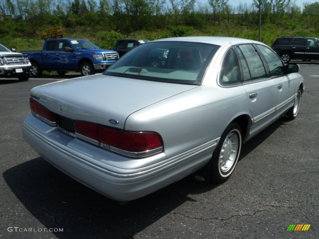 1997 Crown Victoria LX - Silver Frost Metallic / Gray photo #2